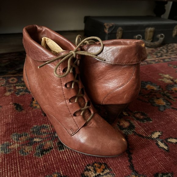 Aldo 30's Style Lace Up Heeled Booties 9.5 - Picture 2 of 7